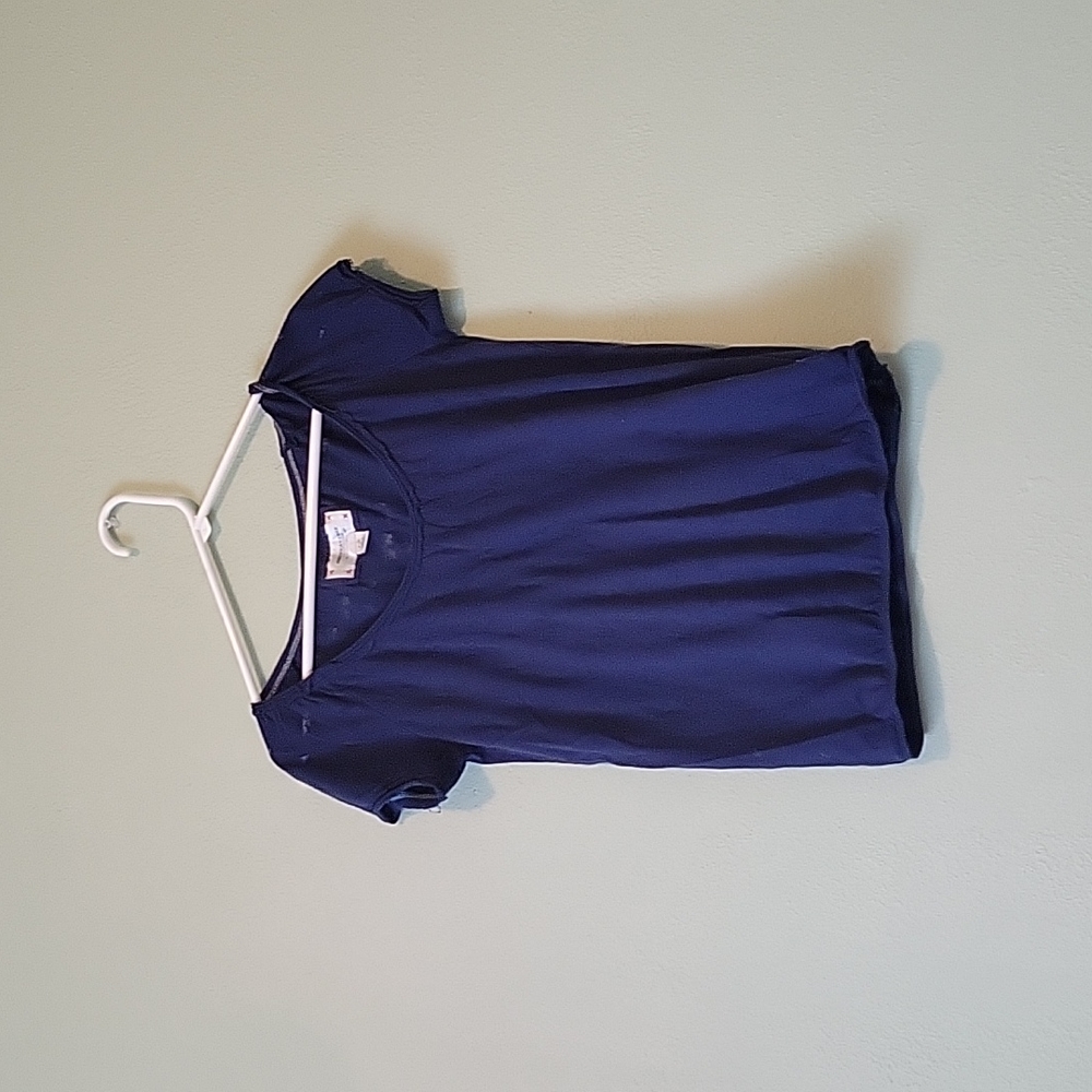 AMERICAN EAGLE NAVY T-SHIRT WITH CUTE SHEER FLORAL PATTERN